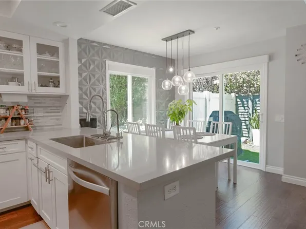 543 Victoria St, Costa Mesa, CA 92627
