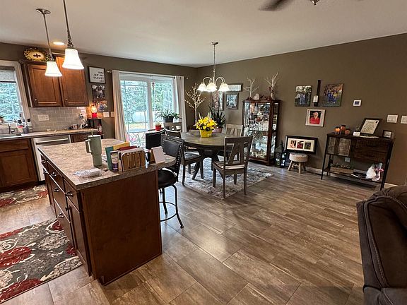 5th image of 326 Rock River Dr