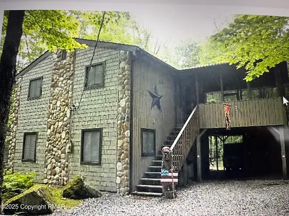 296 Selig Rd, Pocono Lake, PA 18347