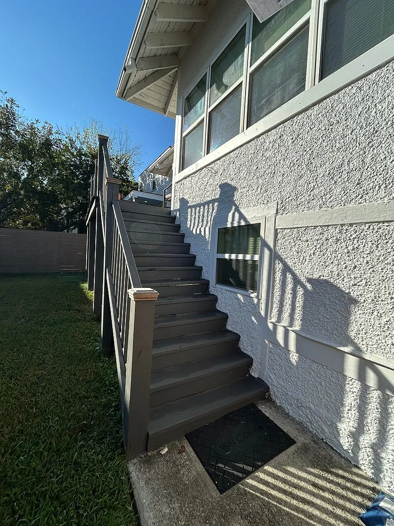 2BD/2BA with Fenced In Backyard, Washer and Dryer in Unit, and Bonus Space! — Photo 1