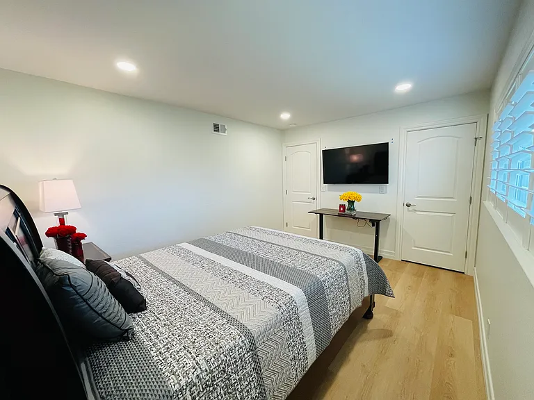 Standard Bedroom with Shared Bath