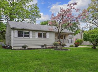 3 Memorial Dr, East Brunswick, NJ 08816