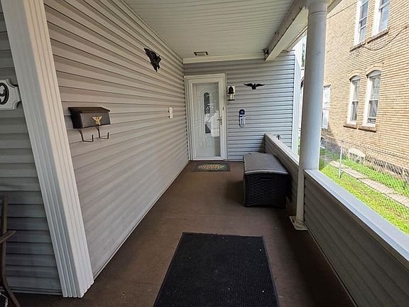 4th image of 439 Ferndale Ave