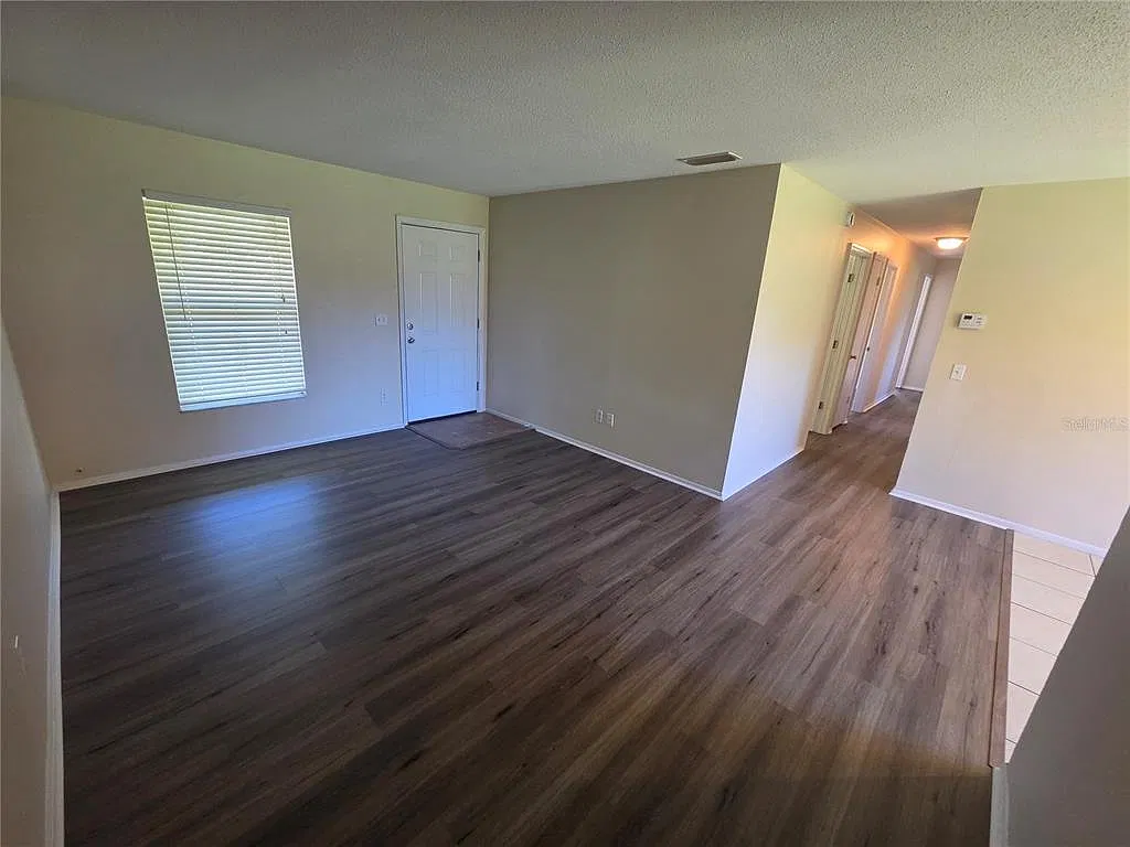 4 bed, 1.5 bath, 1150 sqft, $1,795 — Photo 2