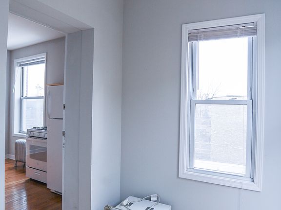 2nd image of 5041 N Clark St #3E
