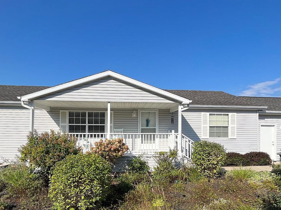 1st image of 157 Pine Lakes Dr W