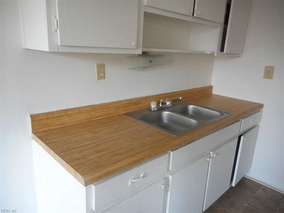 1st image of 2712 Jamestown Ave APT 1B