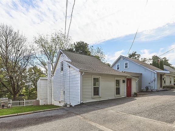 2nd image of 3252 Quarry St