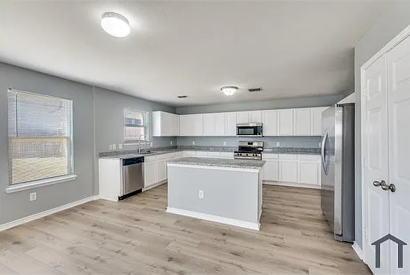 1600 Lionheart Dr — Photo 6