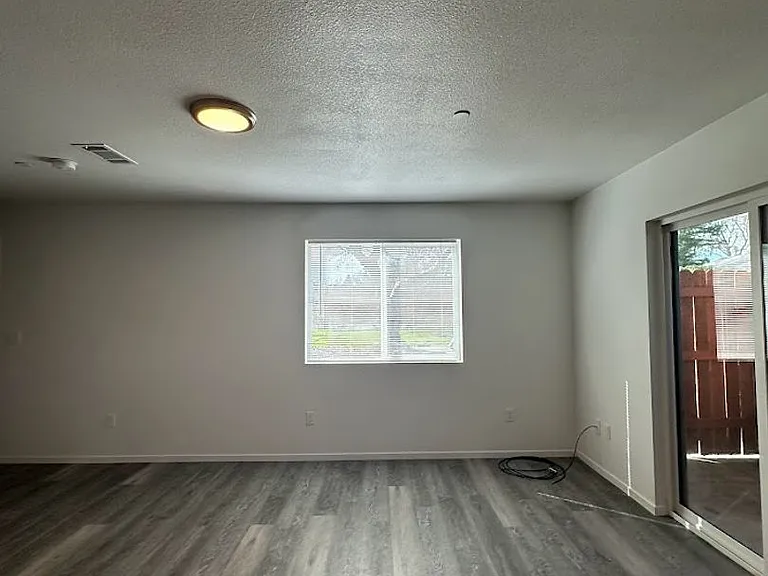 lakeside825 — Photo 7
