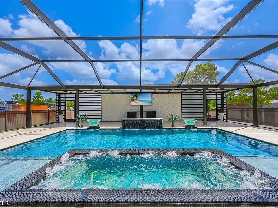 1st image of 2968 41st Ave NE