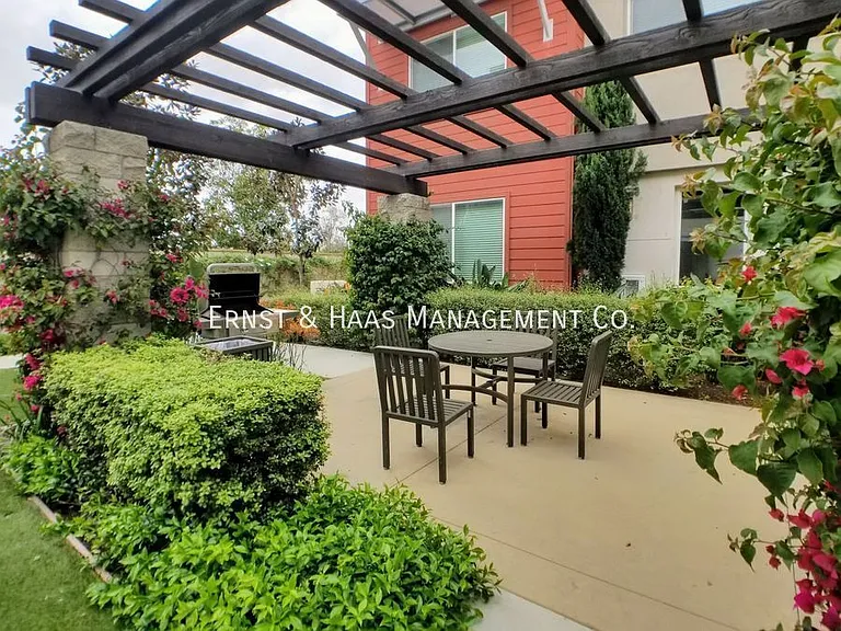 5777 Acacia Ln — Photo 29