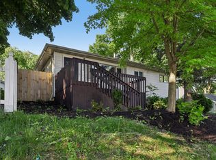 104 E Division St, Lemont, IL 60439