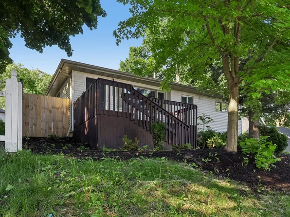 104 E Division St, Lemont, IL 60439