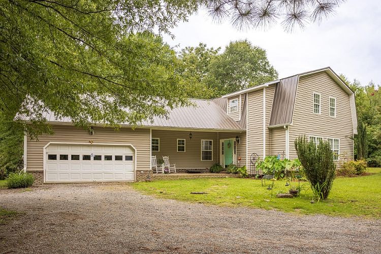 2nd image of 109 Auston Dr