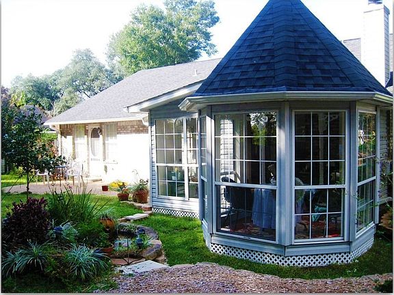 4th image of 6850 Cedar Lake Dr