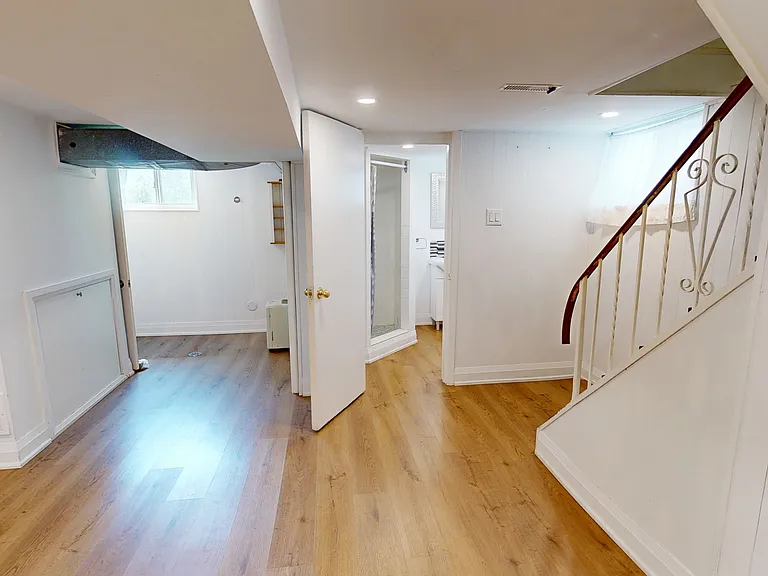 275 Oakwood Ave — Photo 30