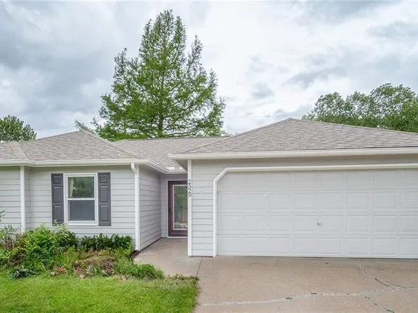 2529 Ponderosa Dr, Lawrence, KS 66046