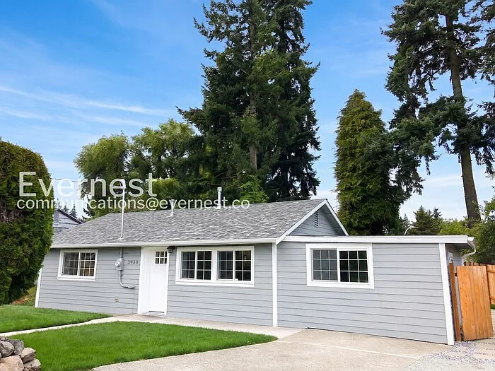 3 bed, 2.0 bath, 1090 sqft, $2,495 — Photo 2