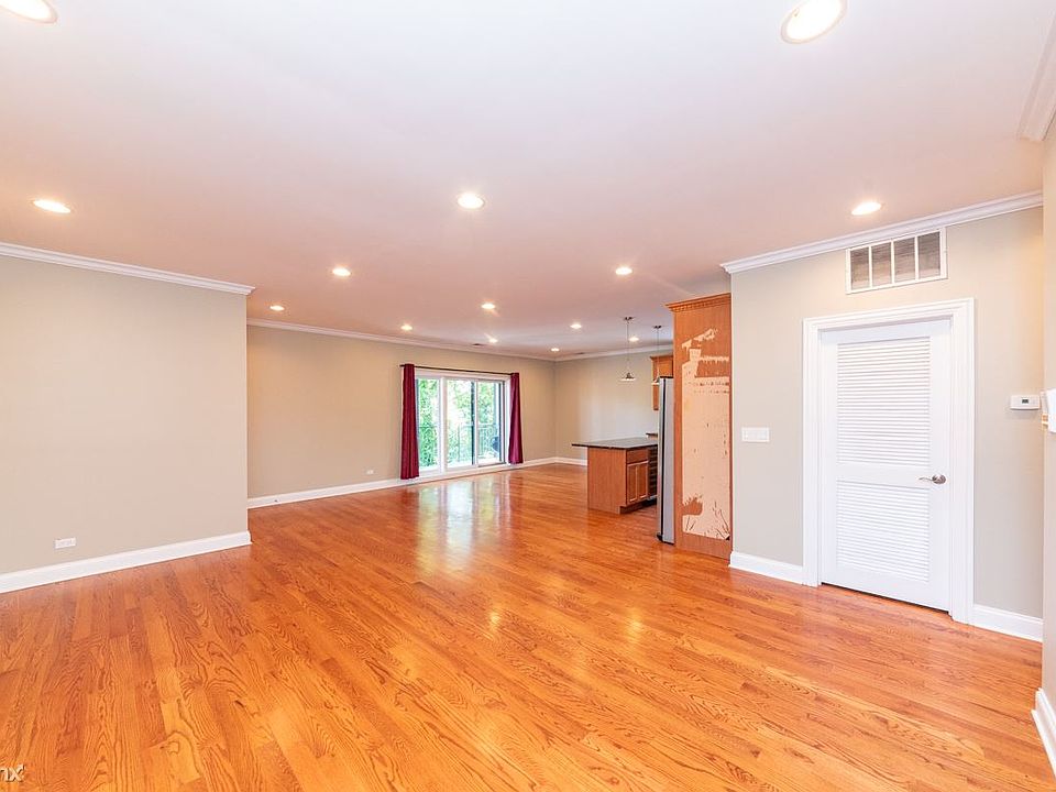 1691077082-2023_7_7_6155_N_Ravenswood_Unit_2_MLS_ONLY_17