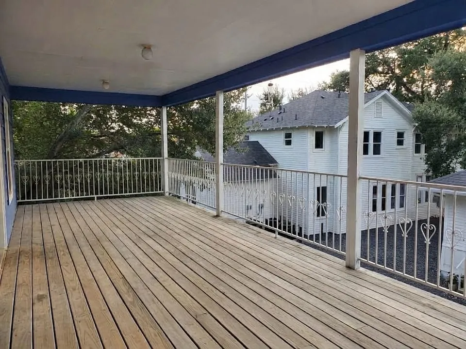 15 Stiles St
