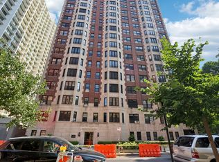 421 W Melrose St #21AD, Chicago, IL 60657