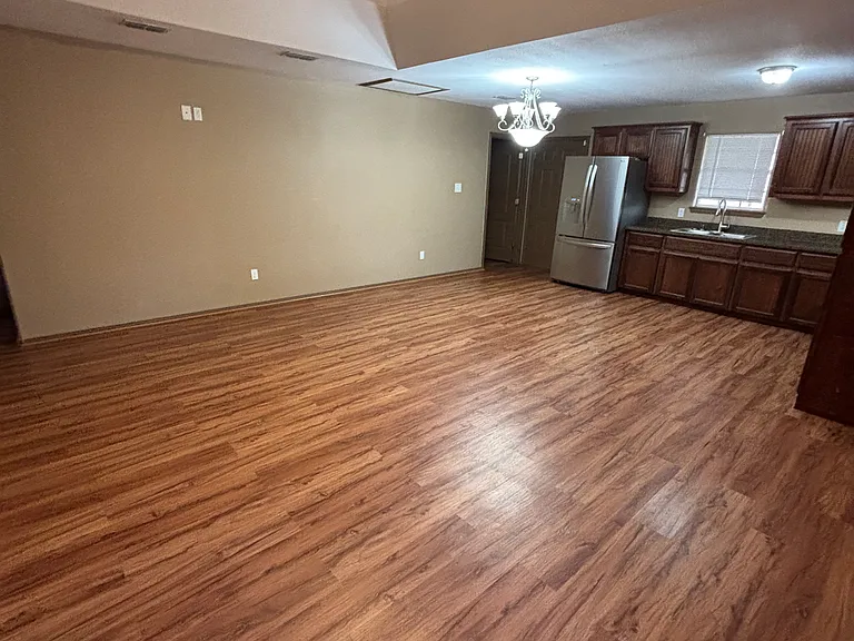 3300 N Juan St — Photo 16