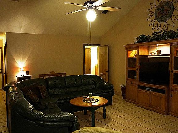 3rd image of 502 Strey Ct