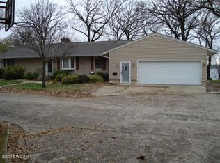 1316 Beach Pl, Fairmont, MN 56031