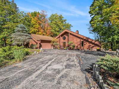 7372 River Rd, Flushing, MI, 48433