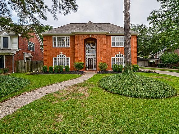 3rd image of 18210 Spruce Creek Dr