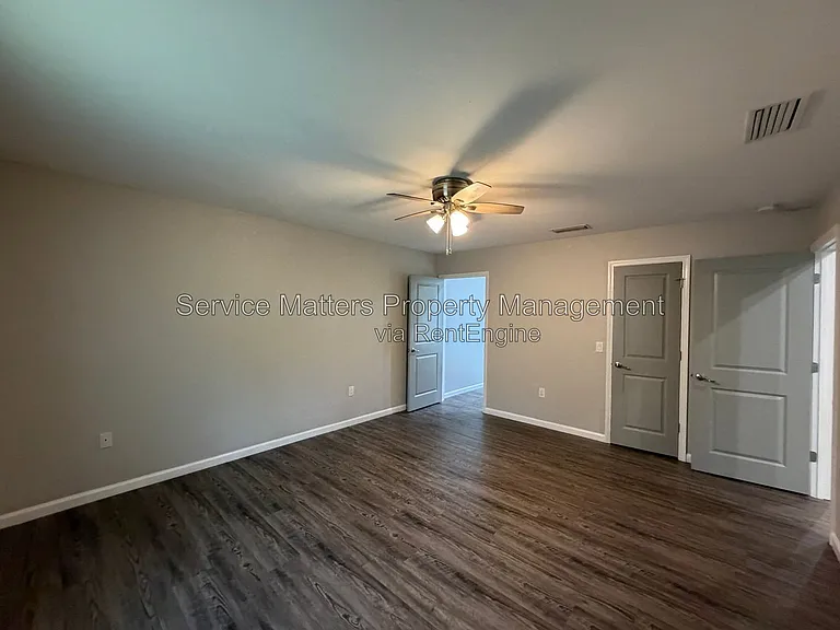 5553 Riviera Dr — Photo 14