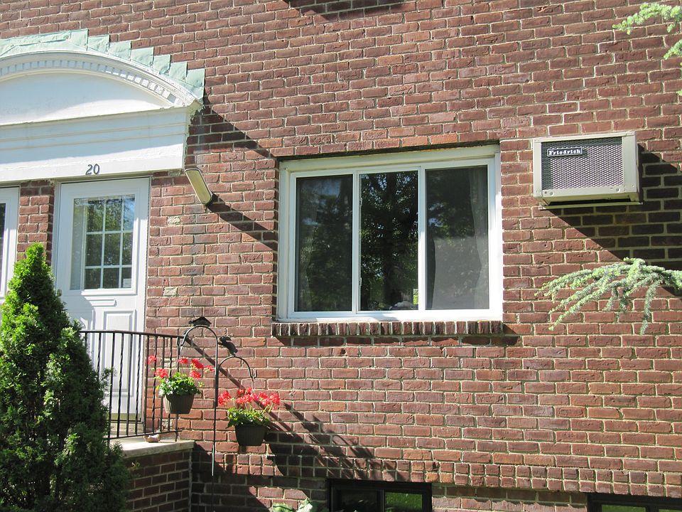 1st image of 20 Stratford Ave