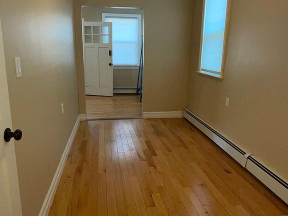 2nd image of 155 Beach 4th St #1