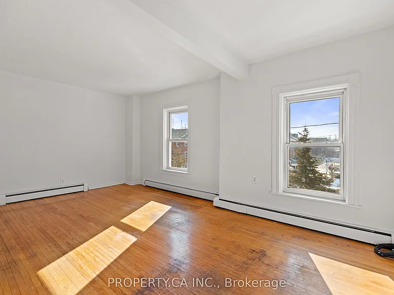 120 Stephenson Ave #UPPER — Photo 1