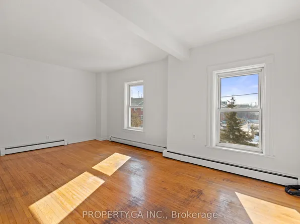 120 Stephenson Ave, Toronto, ON M4C 1G4