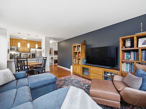 3rd image of 393 W 49th St APT 2G