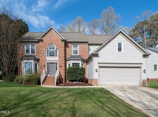 101 Strathburgh Ln, Cary, NC 27518
