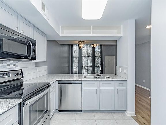 5th image of 3911 Sunrise Dr #20