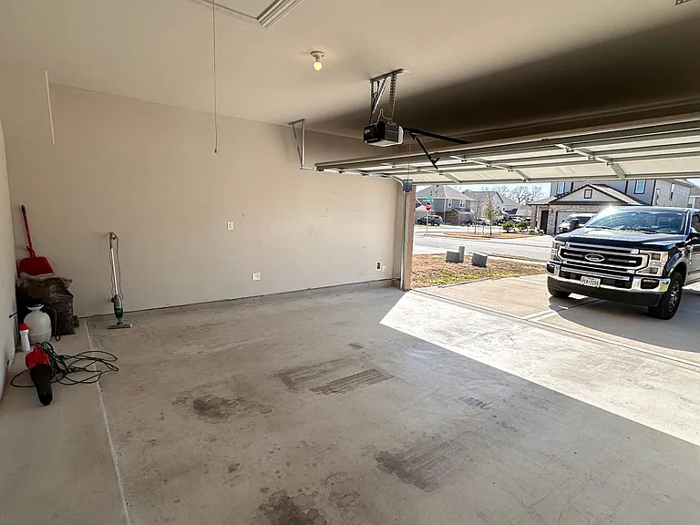 4715 Los Pines Way — Photo 4