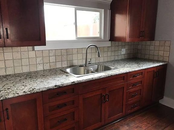 4th image of 5428 York Blvd