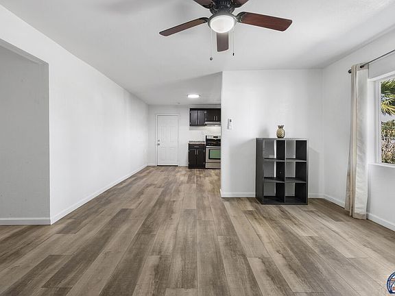 4th image of 14 Grant St