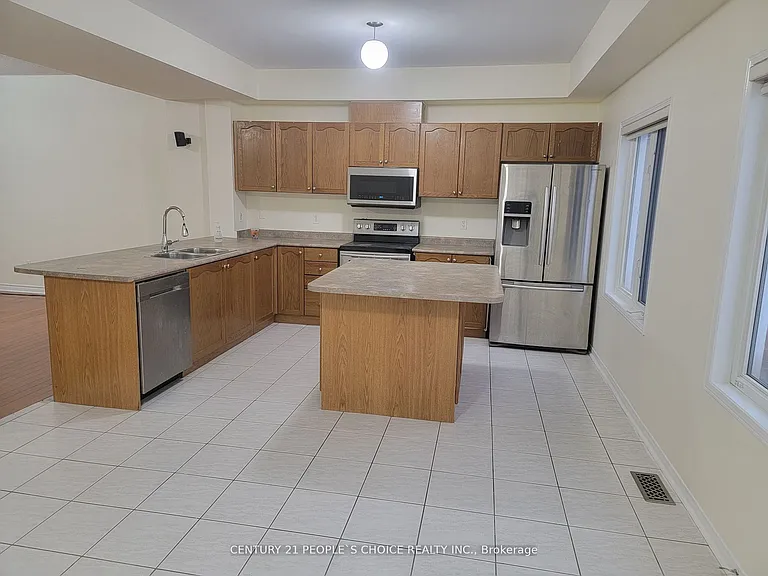 783 Millworks Cres — Photo 9