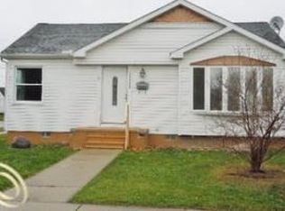 13082 Castle St, Southgate, MI 48195