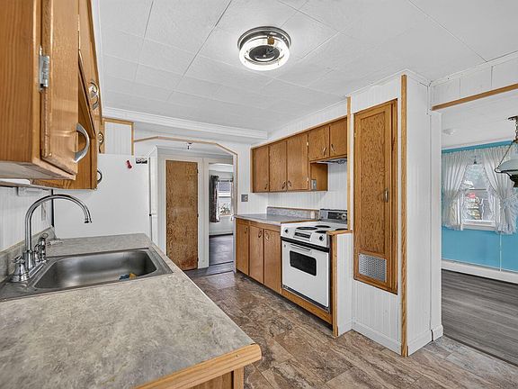 3rd image of 7 Bateman Street