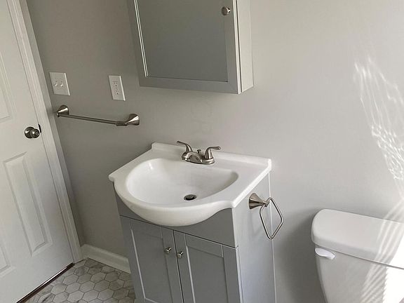 5th image of 2504 Grasmere Ave