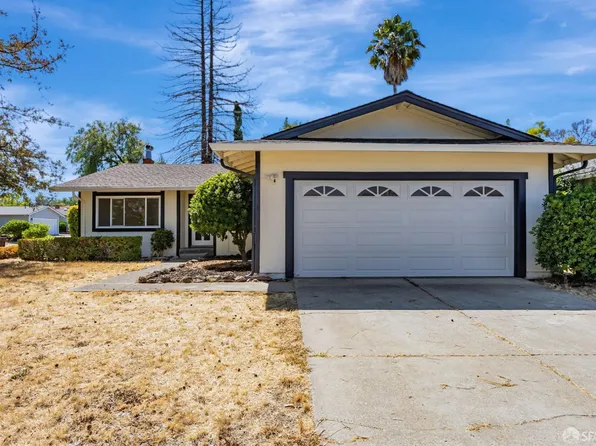 372 Glacier Dr, Martinez, CA 94553