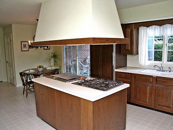 712_kumler_MLS_HID1117963_ROOMkitchen