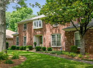 8205 Nottingham Pkwy, Hurstbourne, KY 40222