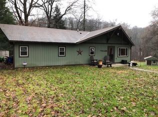 295 Camp Meeting Rd, Clinton, PA 15026